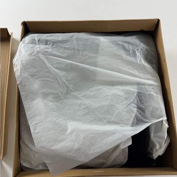 QUINCE Australian Shearling Mid-Calf Black Boot Size 8 & 9 - Picture 5 of 6